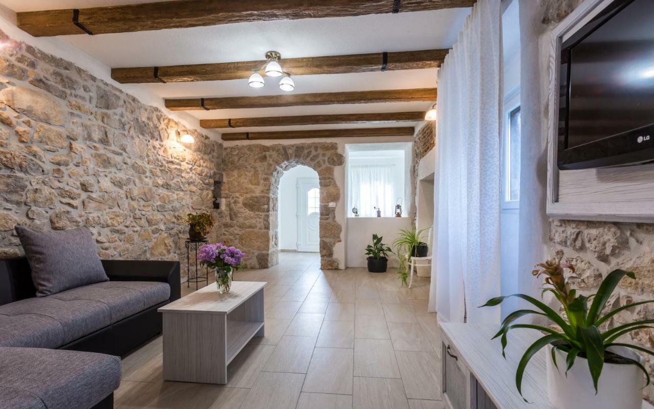 Villa Mulberry Milohnici エクステリア 写真