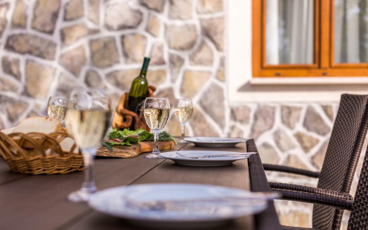 Villa Mulberry Milohnici エクステリア 写真