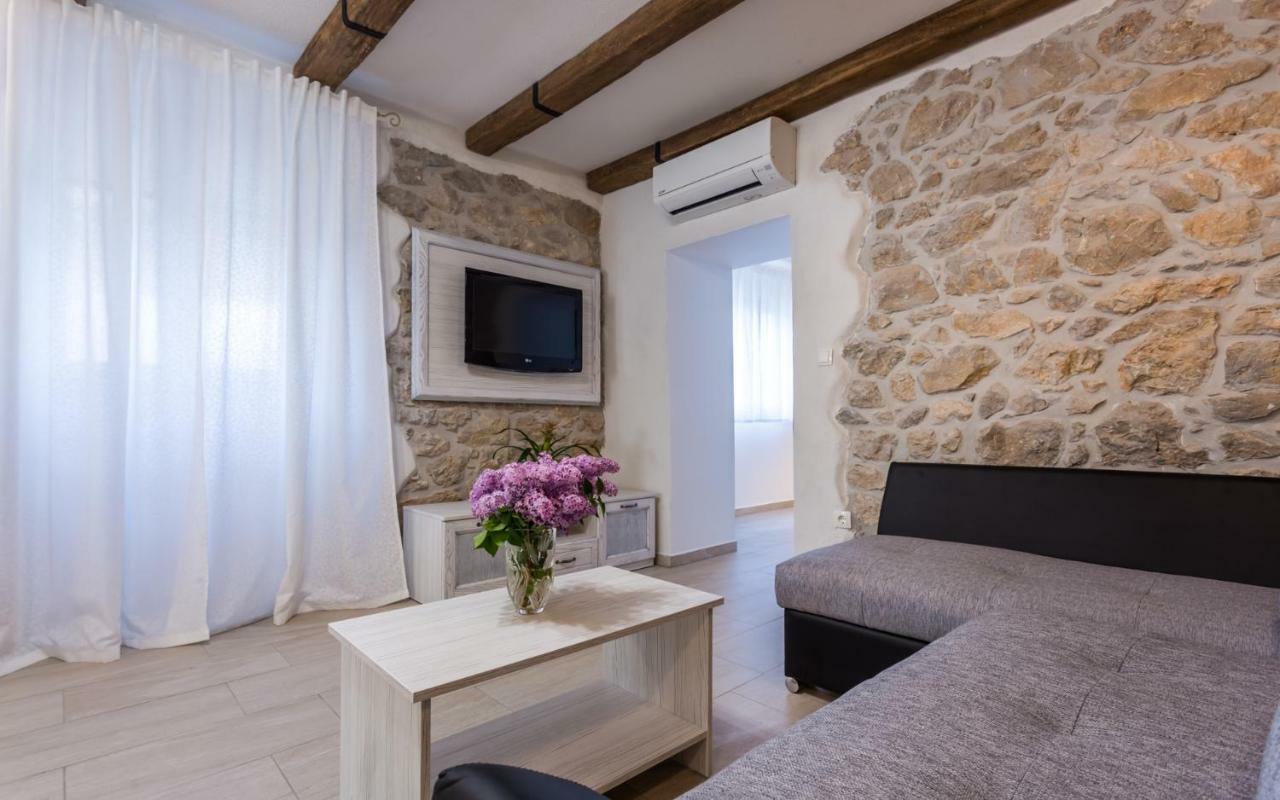 Villa Mulberry Milohnici エクステリア 写真